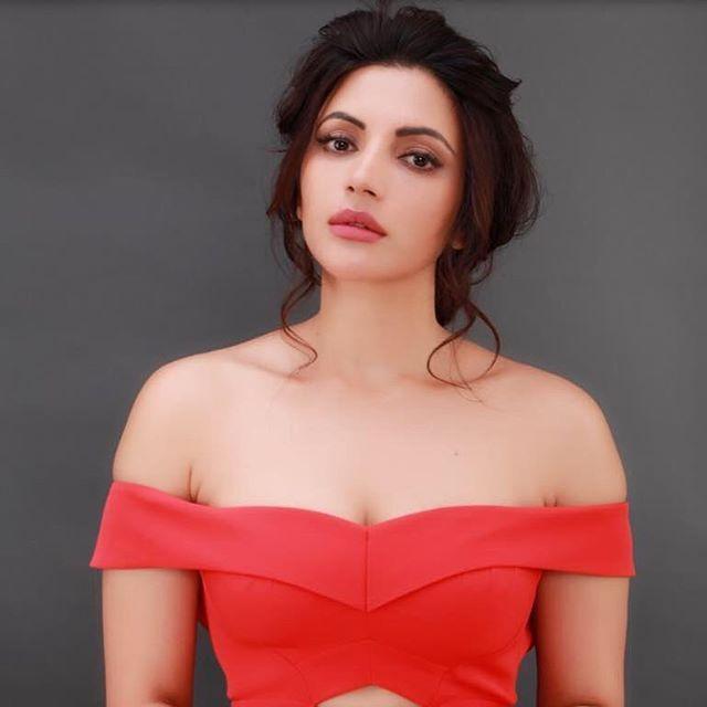 Shama Sikander Uploads Hot Vacation Pictures That Are Raising Temperature