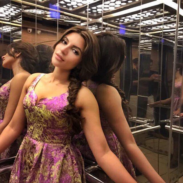 Shama Sikander Uploads Hot Vacation Pictures That Are Raising Temperature