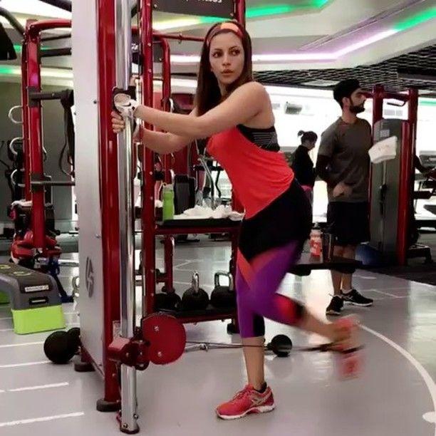 Shama Sikander Uploads Hot Vacation Pictures That Are Raising Temperature