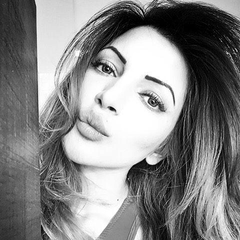 Shama Sikander Uploads Hot Vacation Pictures That Are Raising Temperature