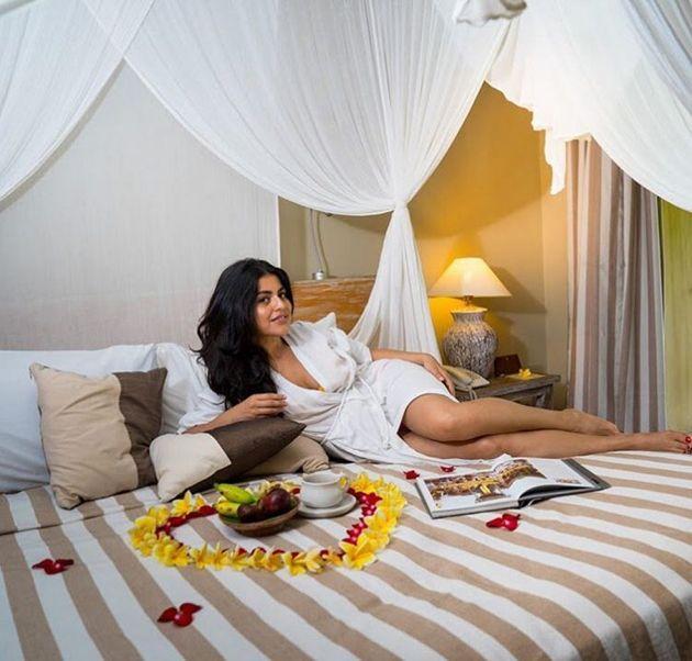 Shenaz Treasurywala Sexy Hot Pics