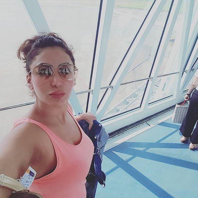 Shilpi Sharma Rare & Unseen Hot Bikini, Cleavage & Phootshoot Stills