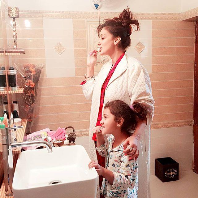 Shilpi Sharma Rare & Unseen Hot Bikini, Cleavage & Phootshoot Stills