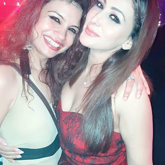 Shilpi Sharma Rare & Unseen Hot Bikini, Cleavage & Phootshoot Stills