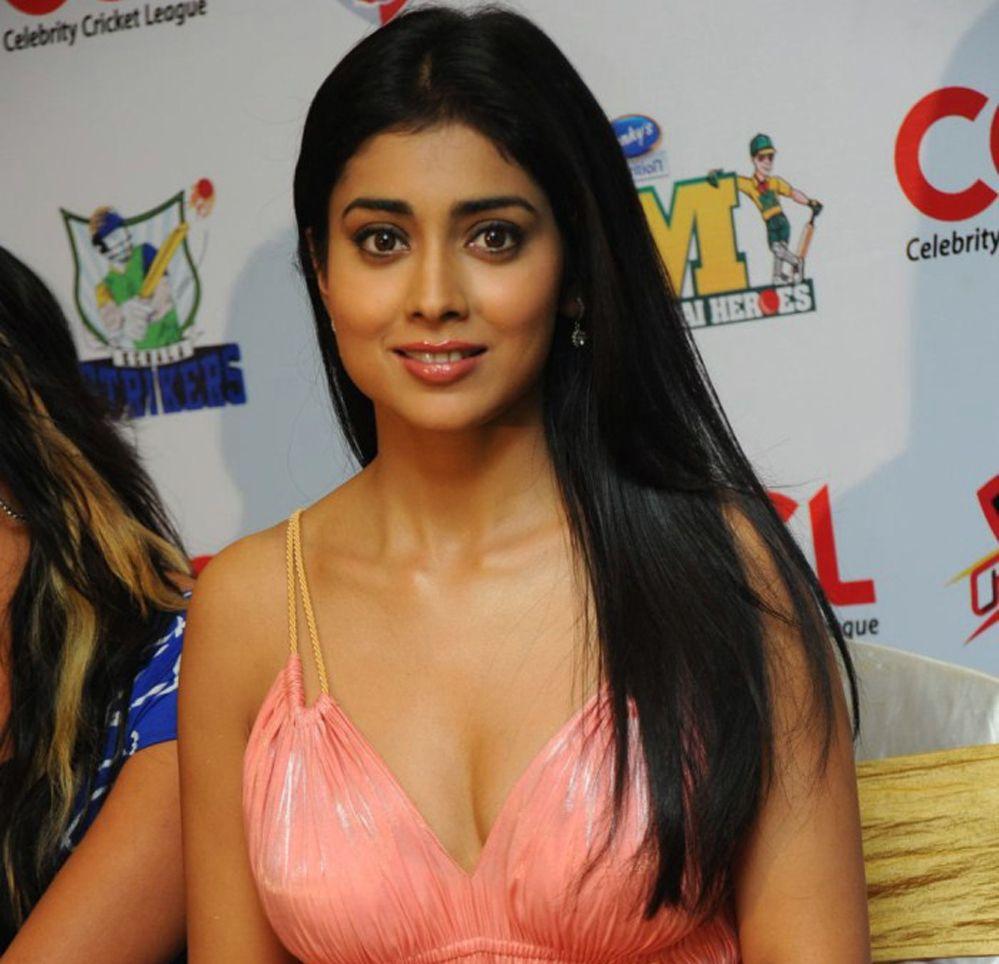 Shriya Saran Hot Navel HD Gallery