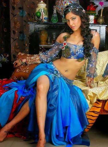 Shruti Haasan Sexy Images