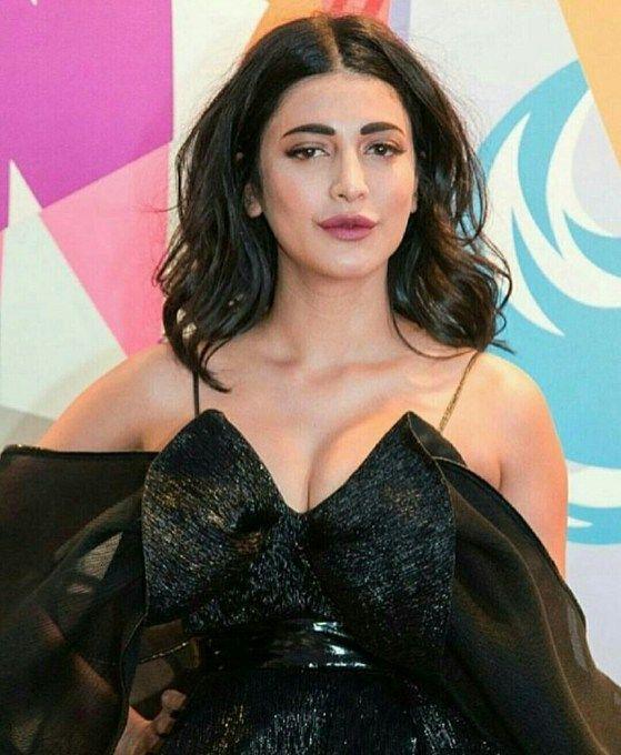 Shruti Hassan sizzles in Blackish & ultra sexy Photos