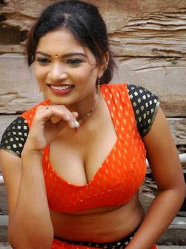 Side Actress Hot Gallery