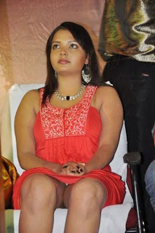 Side Actress Hot Gallery