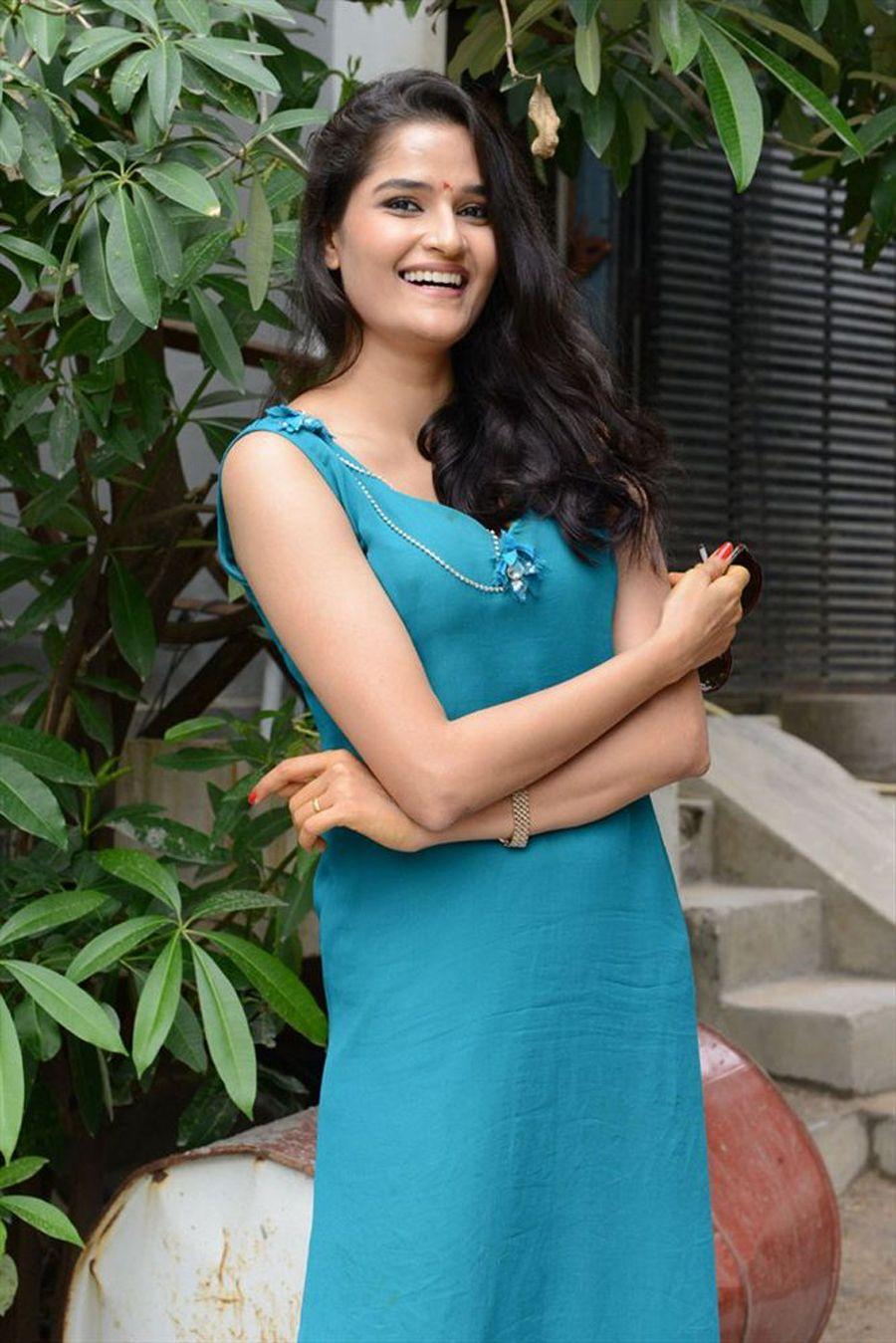 Sneha Thakur Hot New Pics