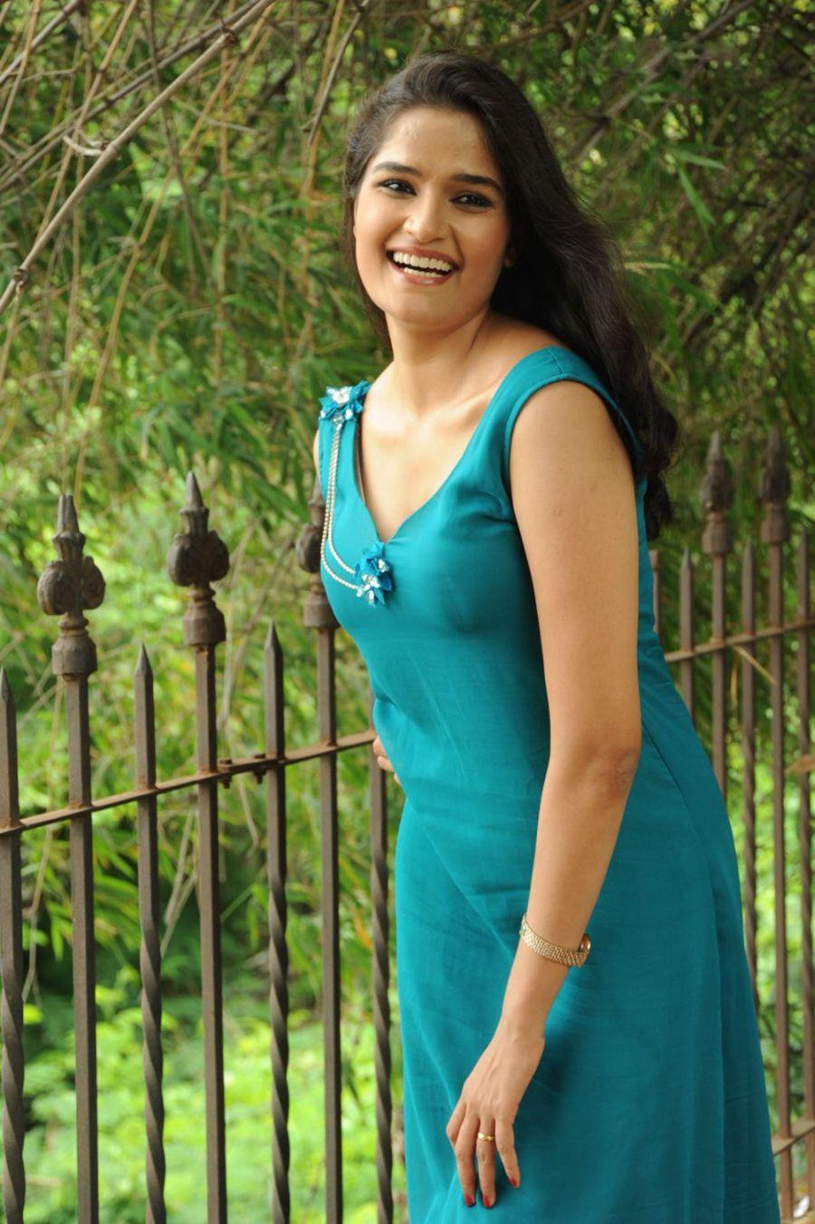 Sneha Thakur Hot New Pics