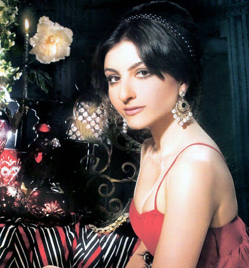 Soha Ali Khan Hot Photos