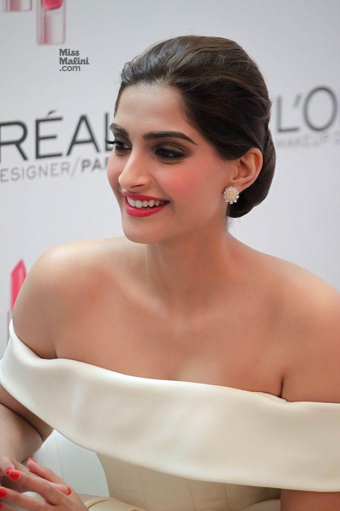 B'day Special: Sonam Kapoor Stunning Hot Unseen Photos