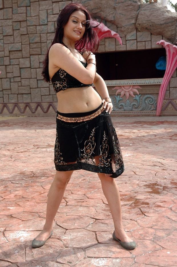 Sonia Agarwal Hot Navel Stills