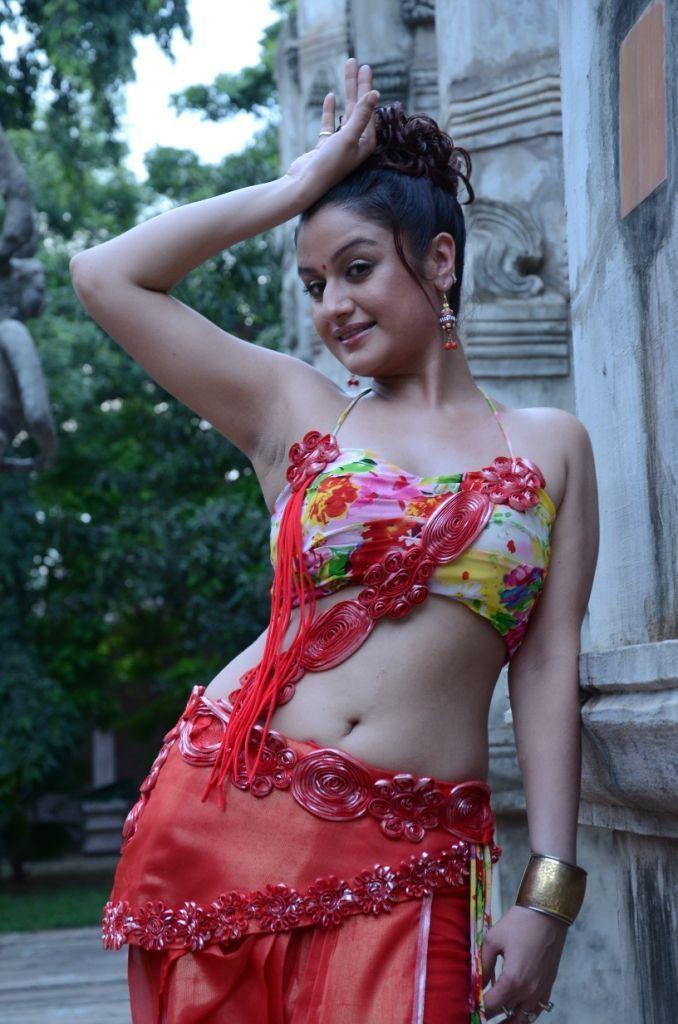 Sonia Agarwal Hot Sexy Photos