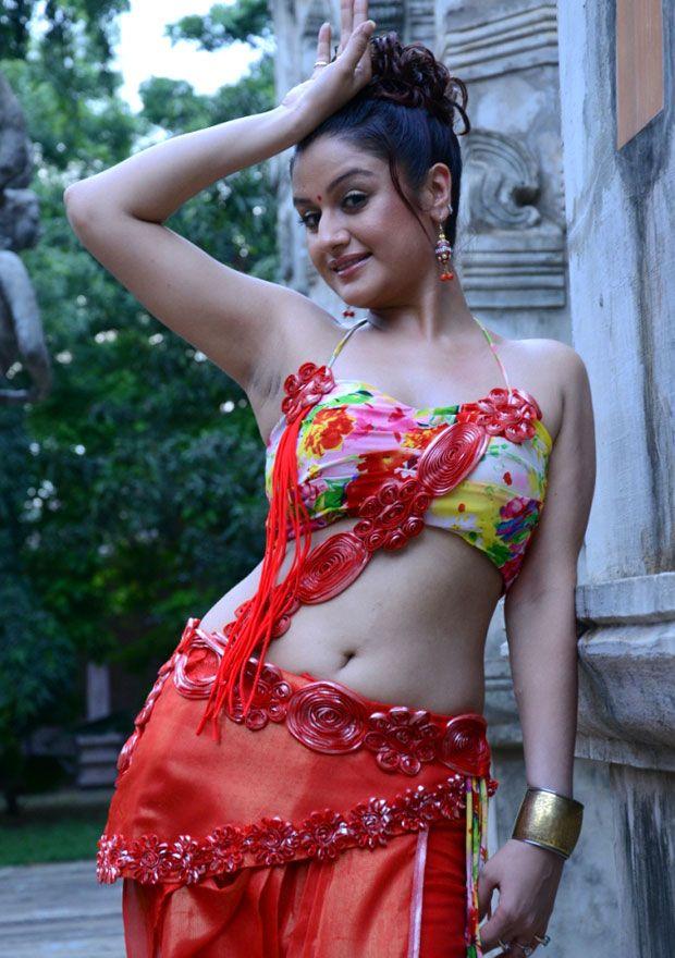 Sonia Agarwal Hot Sexy Pics