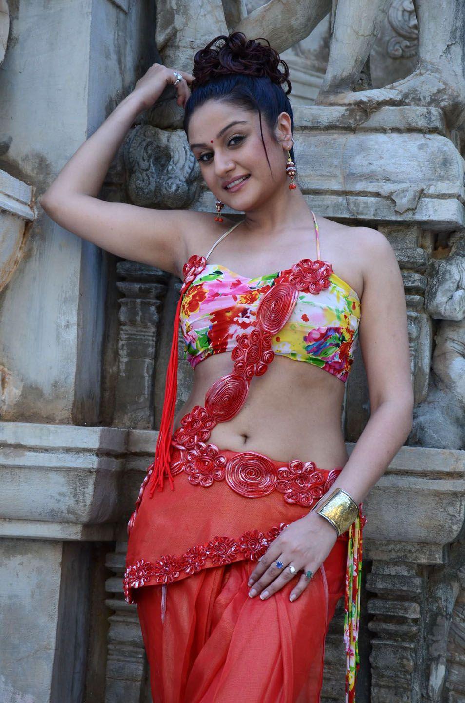 Sonia Agarwal New Hot Pics