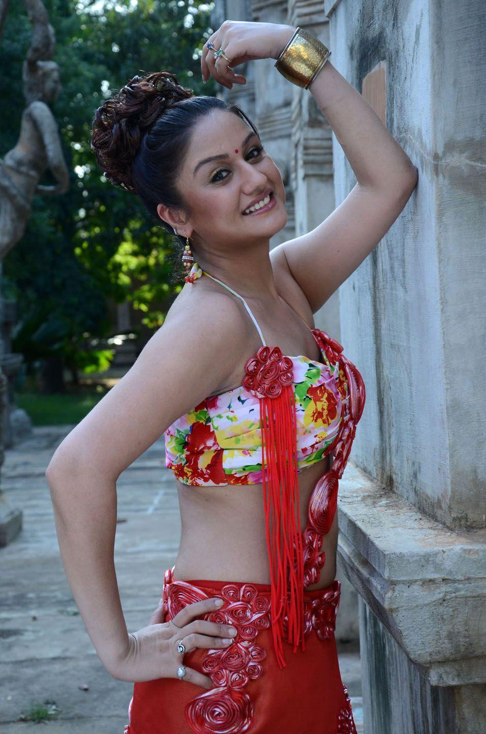 Sonia Agarwal New Hot Pics