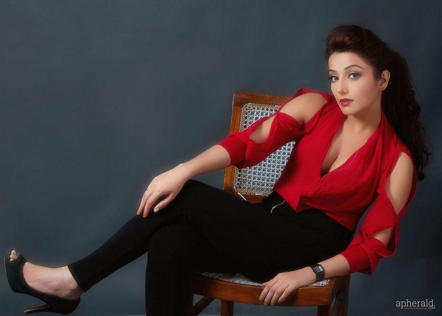 Sonia Mann Hot Photos