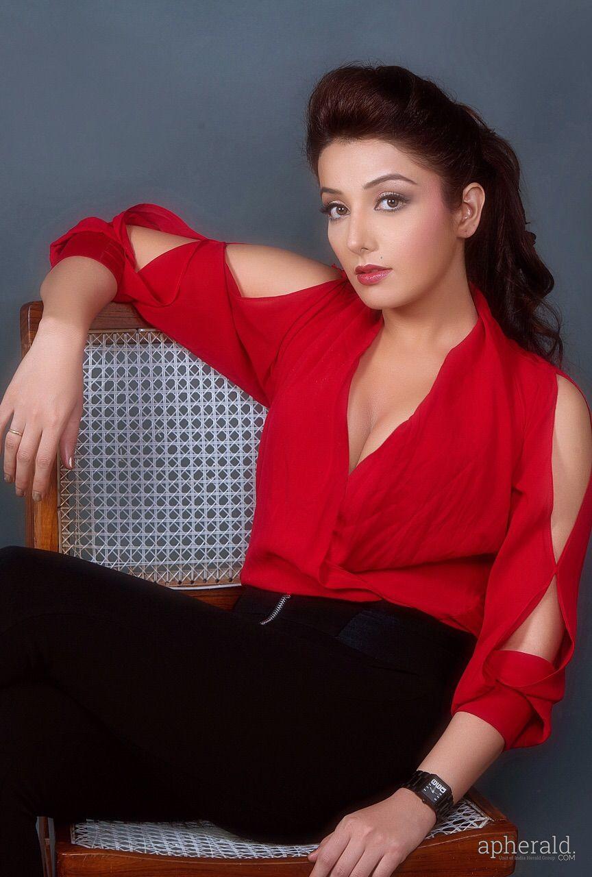 Sonia Mann Hot Pics