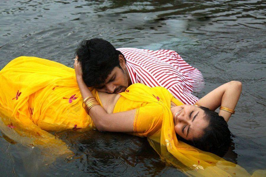 South Indian Actress deep Navel Kissing Photos