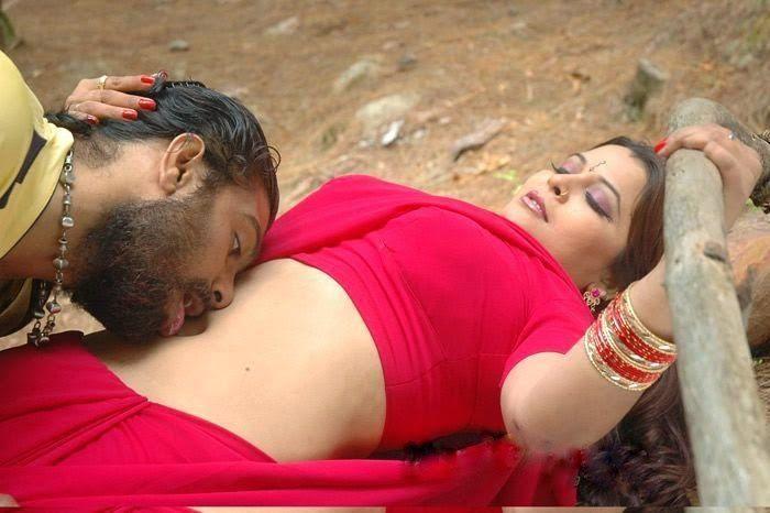 South Indian Actress deep Navel Kissing Photos