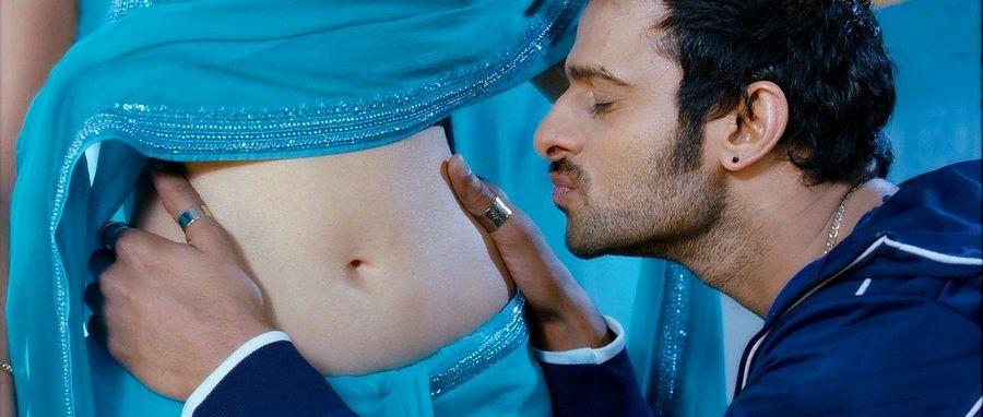 South Indian Actress deep Navel Kissing Photos