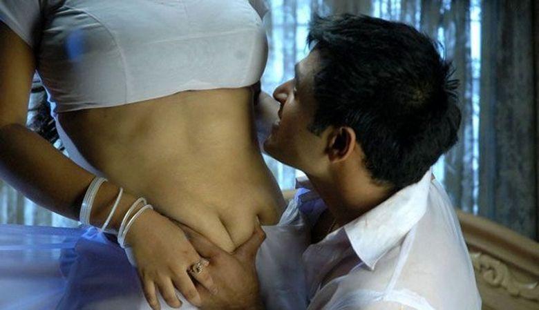 South Indian Actress deep Navel Kissing Photos