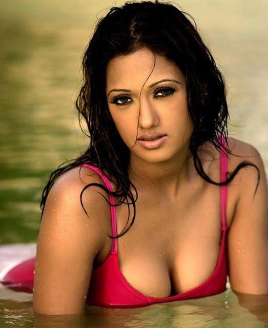 South indian Actress Sexy Cleavage Pics