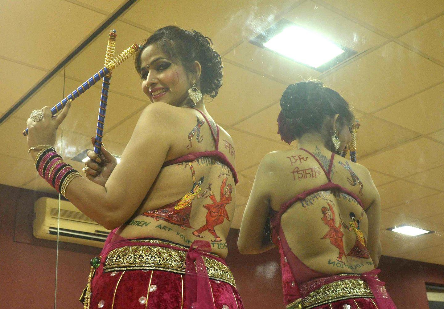 South Indian Actress Tanisha Singh Hot Photos