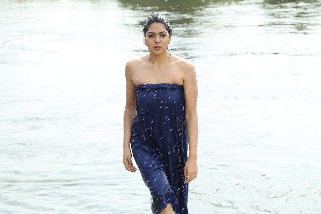 South Indian Actress Wet Hot Photos
