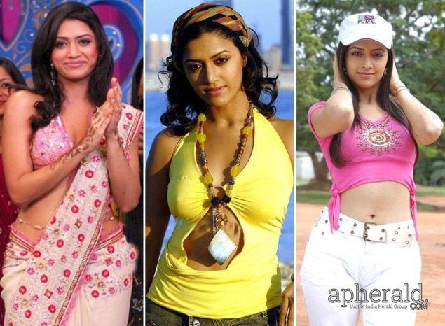 South Indian Actresses In Saree, Jeans & Bikini