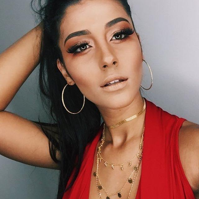 Stunning Model Dliviaa Latest Hot Photoshoot Stills