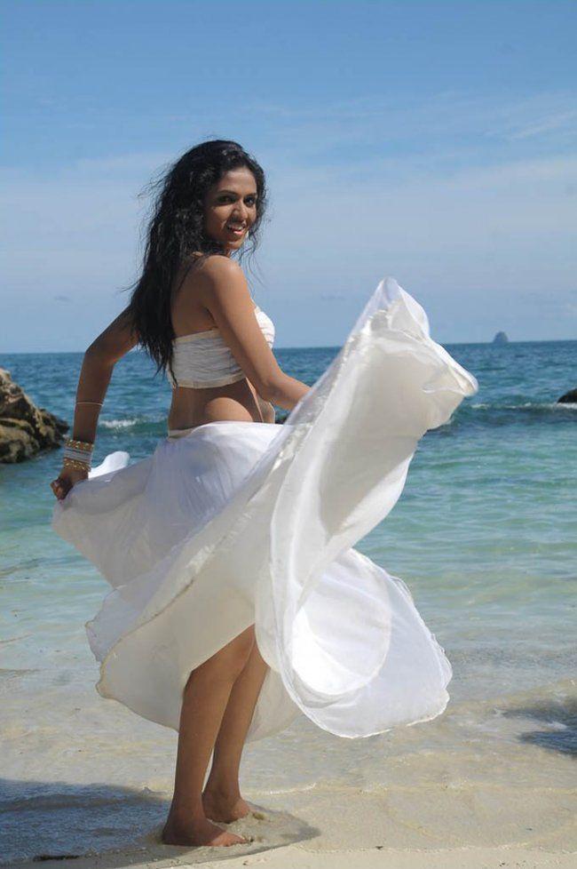 Sunaina Hot Sexy Pics