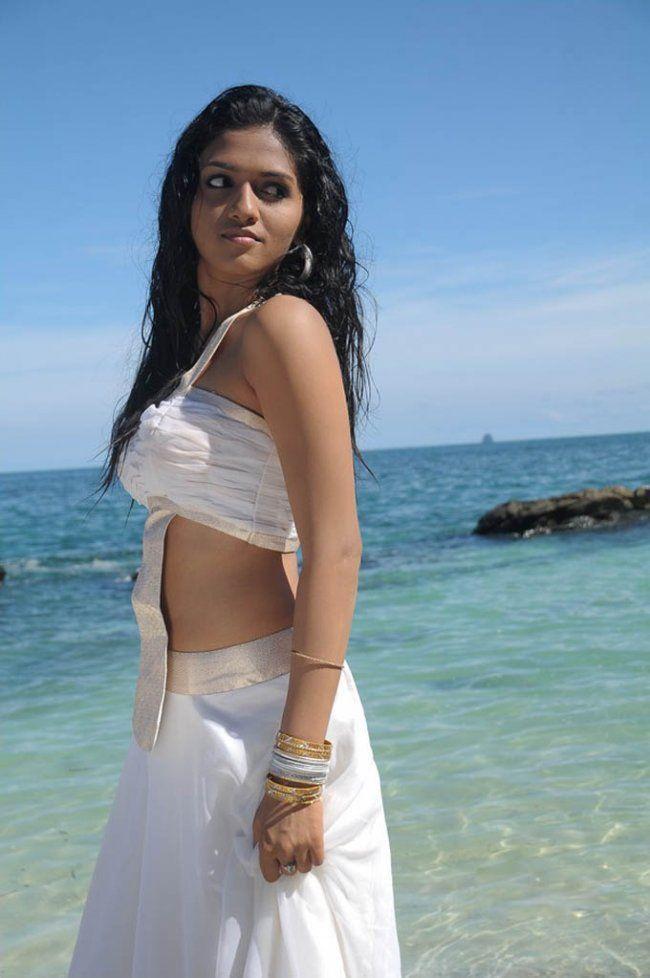 Sunaina Hot Sexy Pics