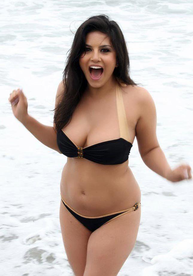 Sunny Leone Hot Bikini Pictures