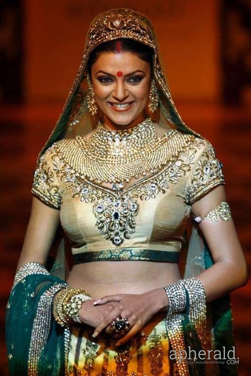 Sushmita Sen Beautiful Pics