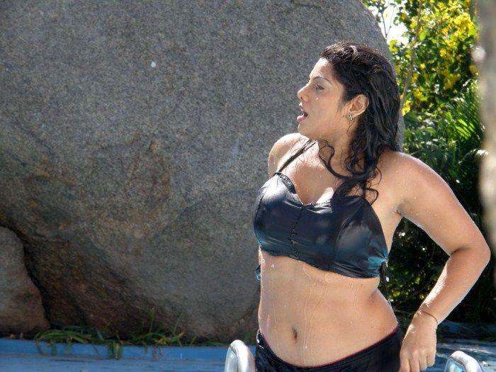 Swathi Varma Hot Navel Pics