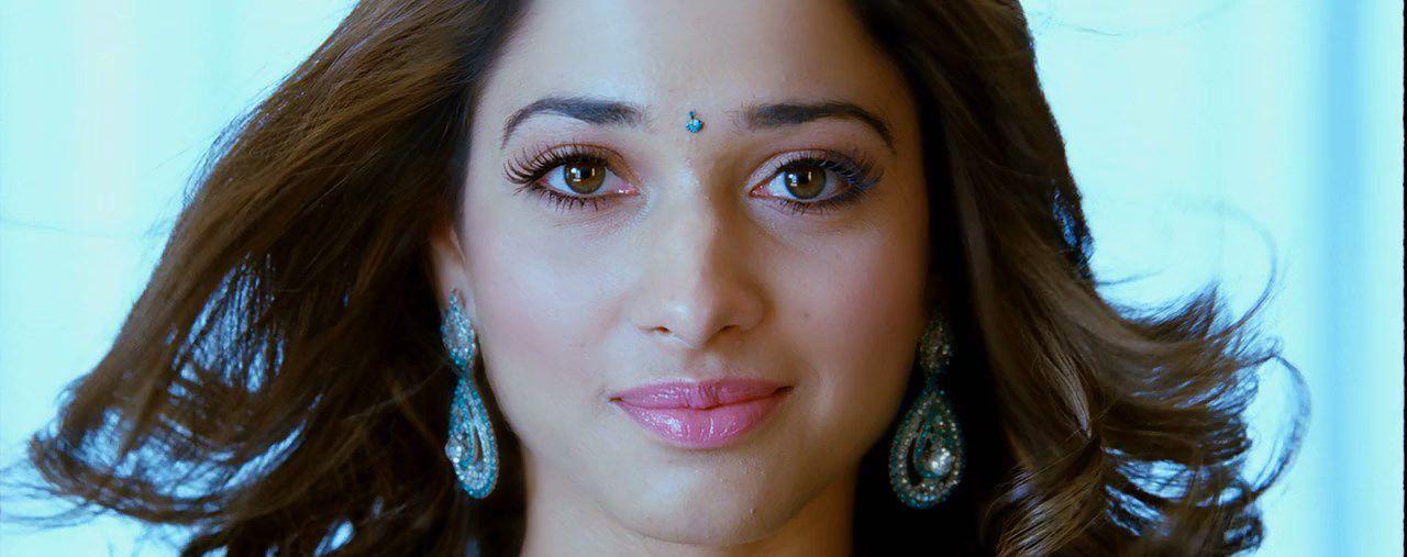 Tamanna Sexiest Navel Show