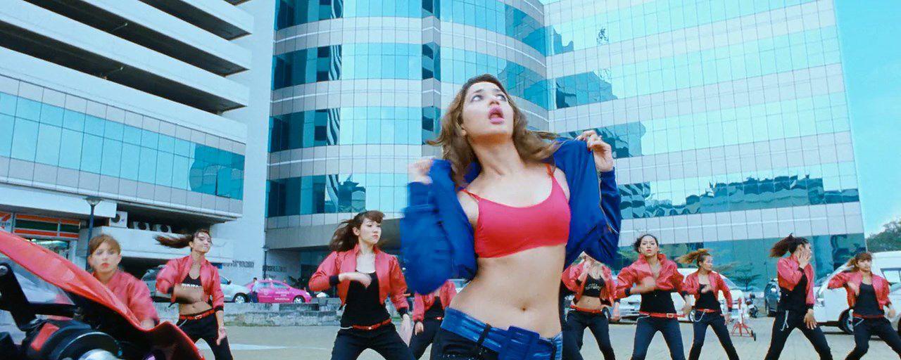 Tamanna Sexiest Navel Show