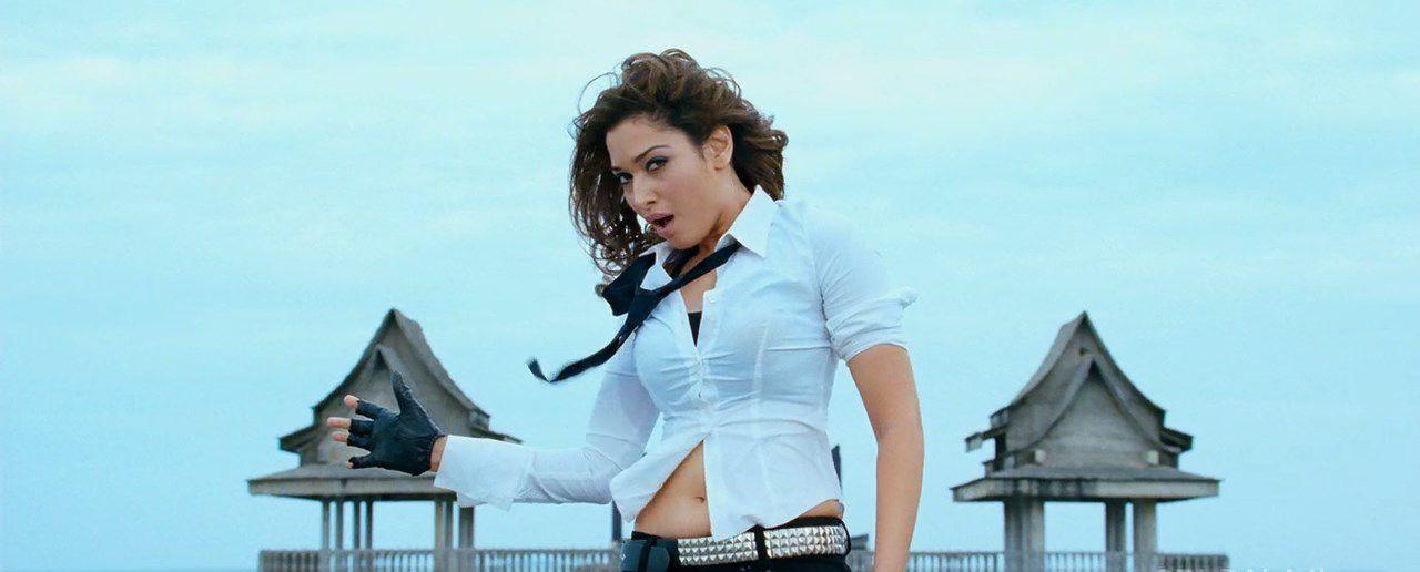 Tamanna Sexiest Navel Show