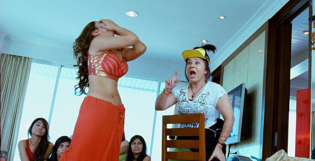 Tamanna Sexiest Navel Show