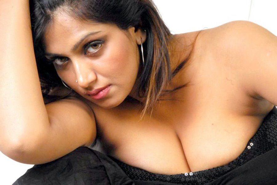 Tamil Actress Bhuvaneswari Hot Pics