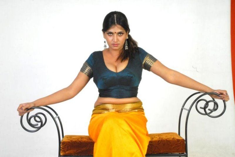 Tamil Actress Bhuvaneswari Hot Pics