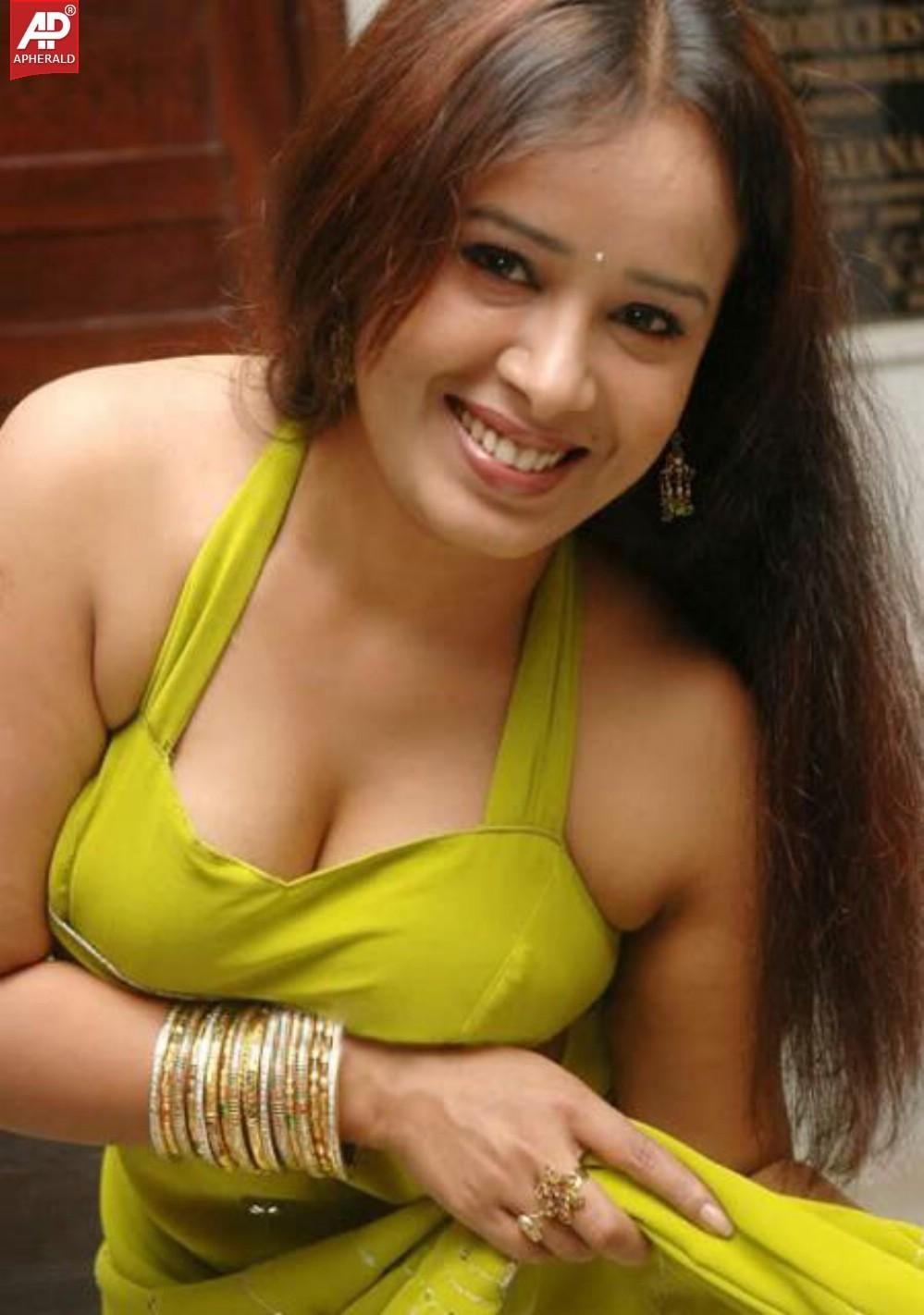 Tamil Actress Hot Navel Stills