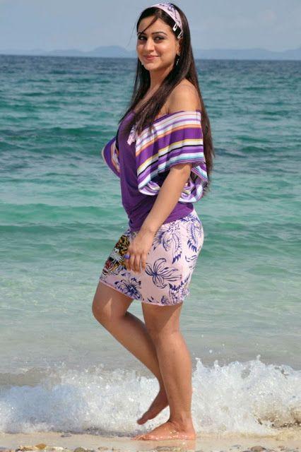 Tamil actress hot stills