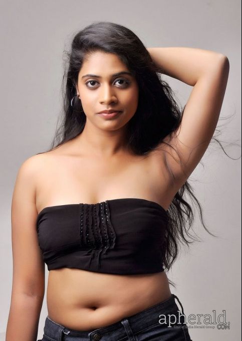 Tamil Actress Sexy Navel Photos