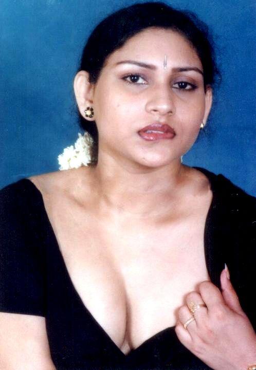 Tamil B Grad Actress Hot Pics