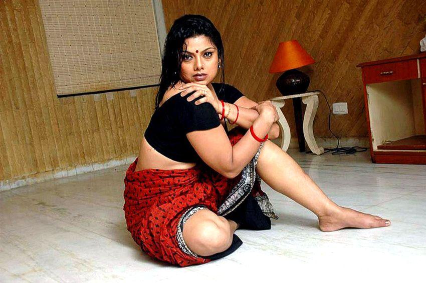 Tamil B Grad Actress Hot Pics