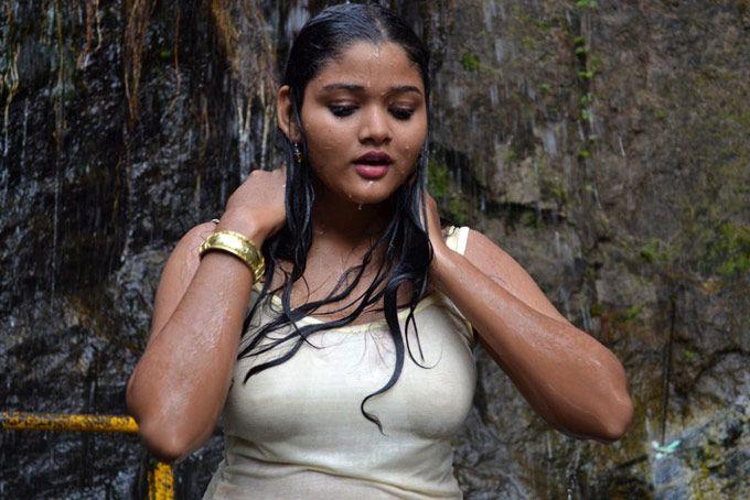 Tamil Hot Actress Photo Stills